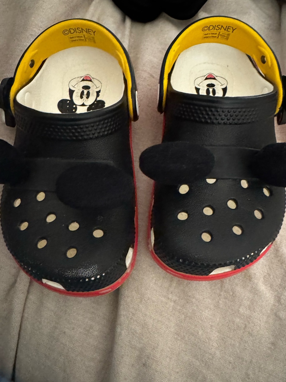 Crocs Unisex Kids Disney Mickey Mouse Clogs Shoes SZ 9 Toddler - Picture 3 of 5